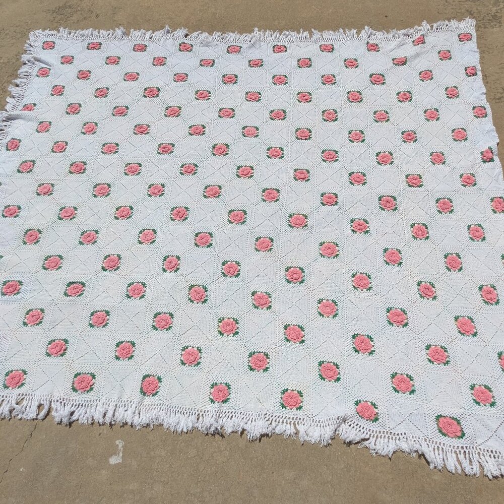 Vintage Hand Crocheted Cotton Bedspread-1954 Rose Bower Pattern-White Pink Green - Picture 5 of 15
